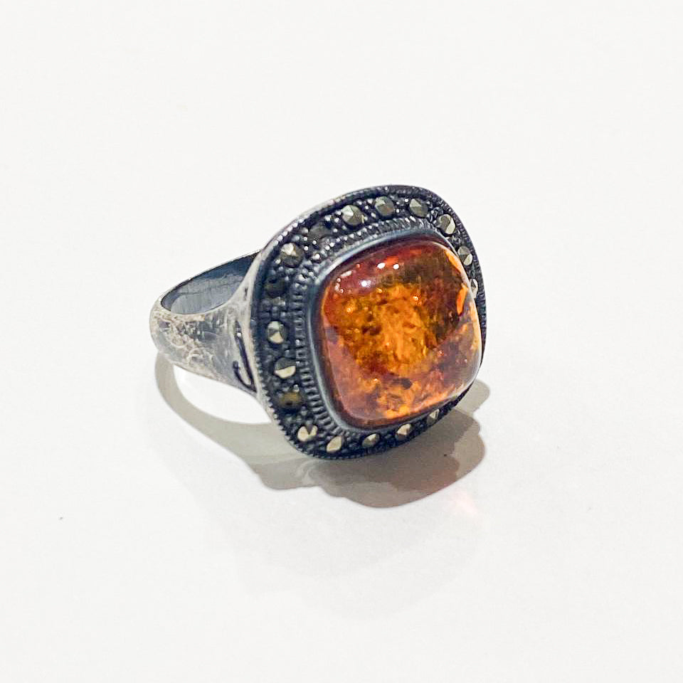 Mirrors of the Soul Ring III – Amber