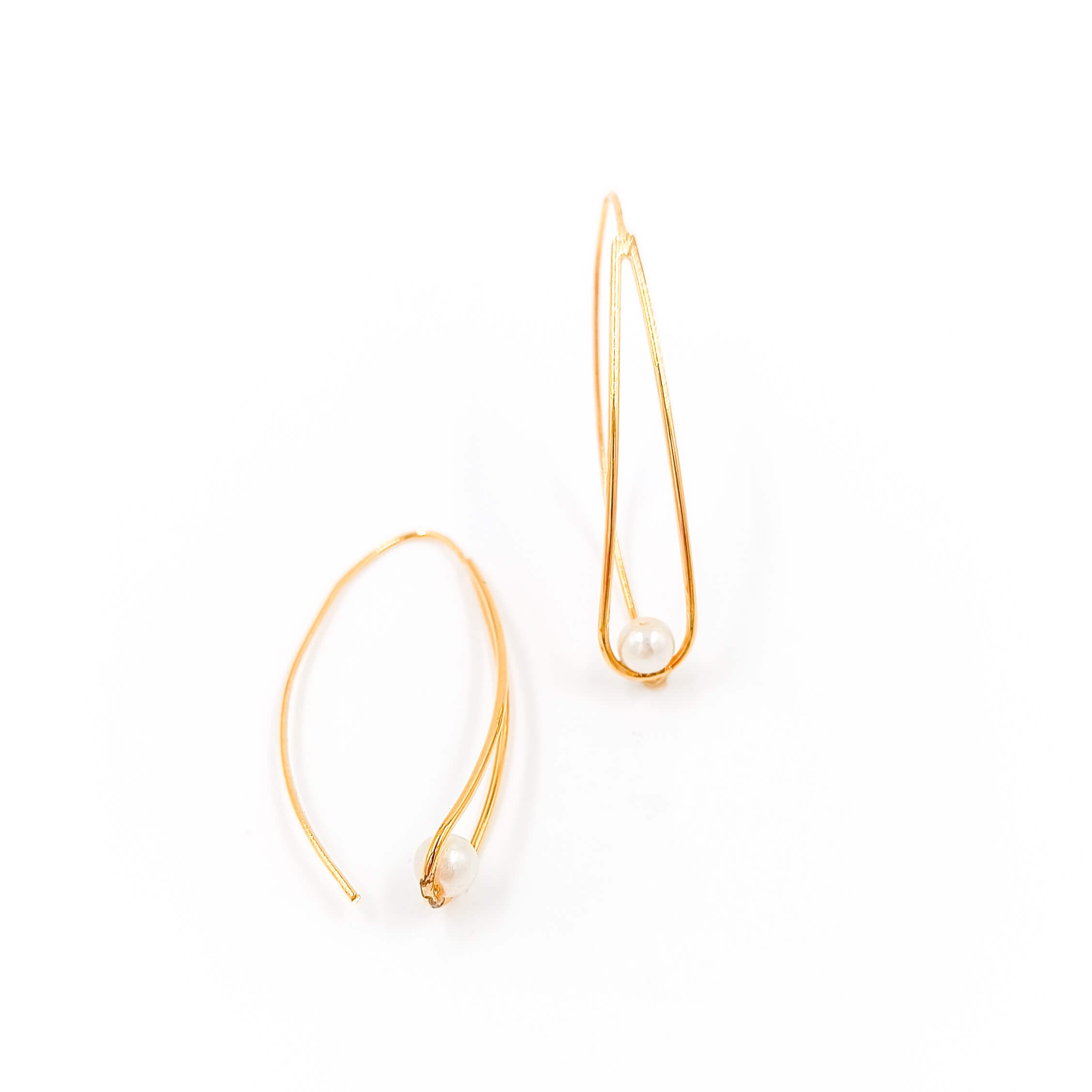 Earth's Pearl Teardrop Hoops