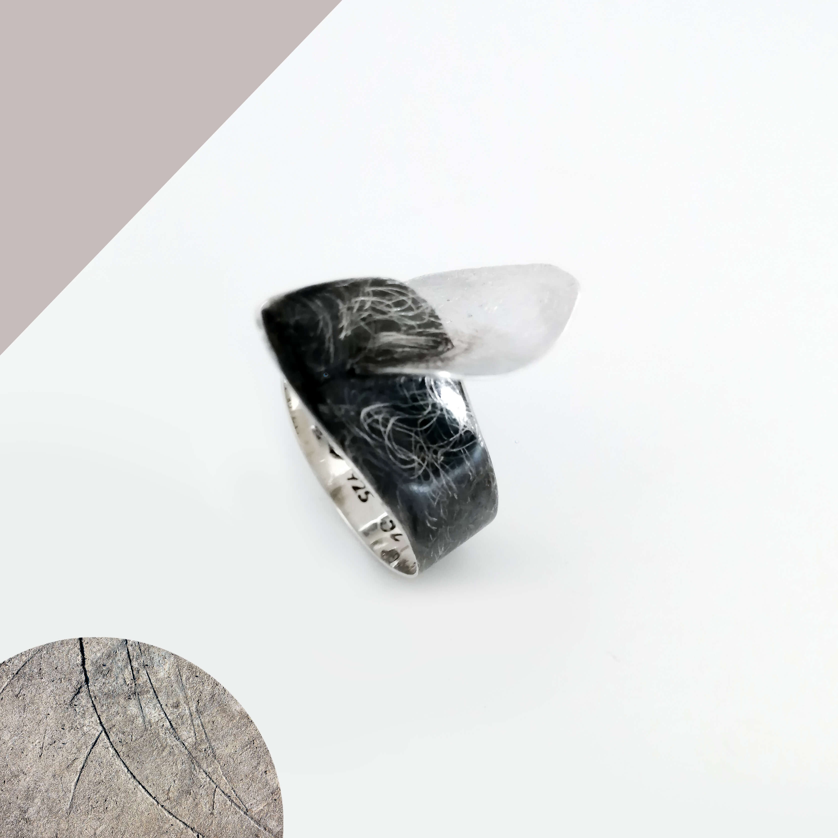 Duality of the Sea Ring size 4