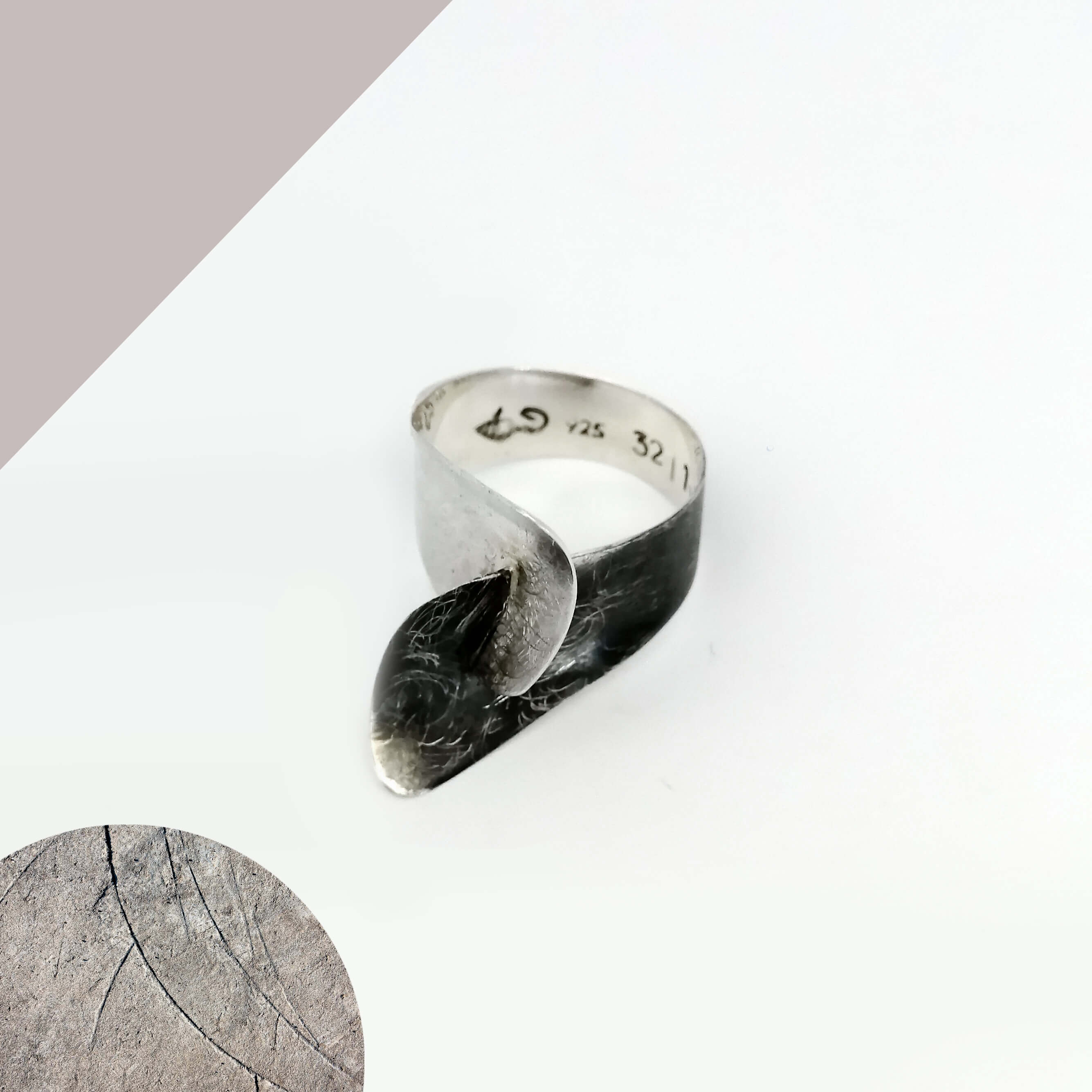 Duality of the Sea Ring size 4